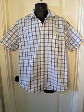 Club Room Sz Large Short Sleeve Button Down Shirt.